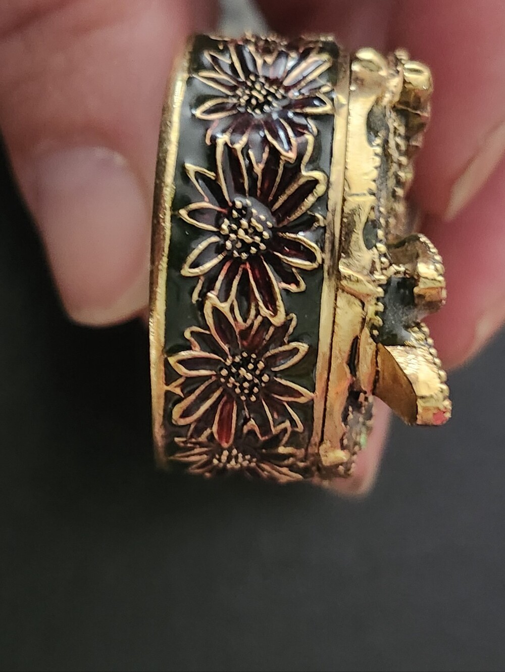 Vtg Monet Gold-Tone Dragonfly Trinket Box with Pink and Green Accents - Picture 6 of 9